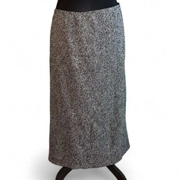 โจ Chic Necessary Objects Charcoal A-Line Skirt โจ - Picture 3 of 4